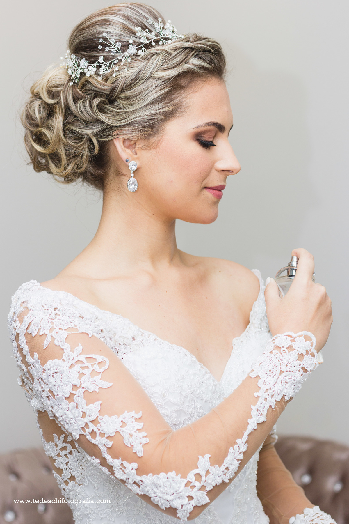 Cabelo de Noiva - Vestido de Noiva- Casamento mogi das cruzes - Casamento São Paulo - Decoração para Casamento - Salão para casamento - making of de casamento - dia da noiva - casamento churrascaria - são paulo - aliança de noivado