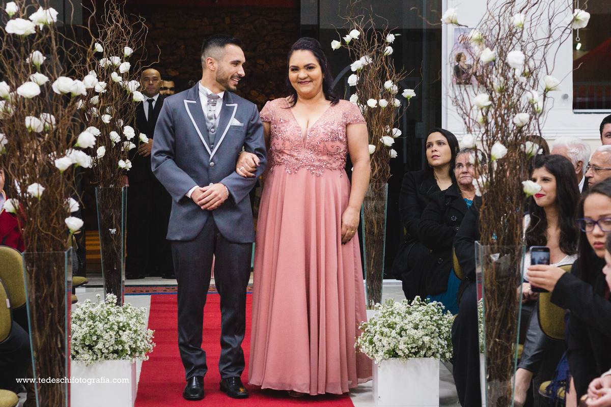 Cabelo de Noiva - Vestido de Noiva- Casamento mogi das cruzes - Casamento São Paulo - Decoração para Casamento - Salão para casamento - making of de casamento - dia da noiva - casamento churrascaria - são paulo - aliança de noivado