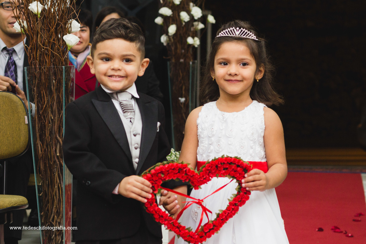 Cabelo de Noiva - Vestido de Noiva- Casamento mogi das cruzes - Casamento São Paulo - Decoração para Casamento - Salão para casamento - making of de casamento - dia da noiva - casamento churrascaria - são paulo - aliança de noivado
