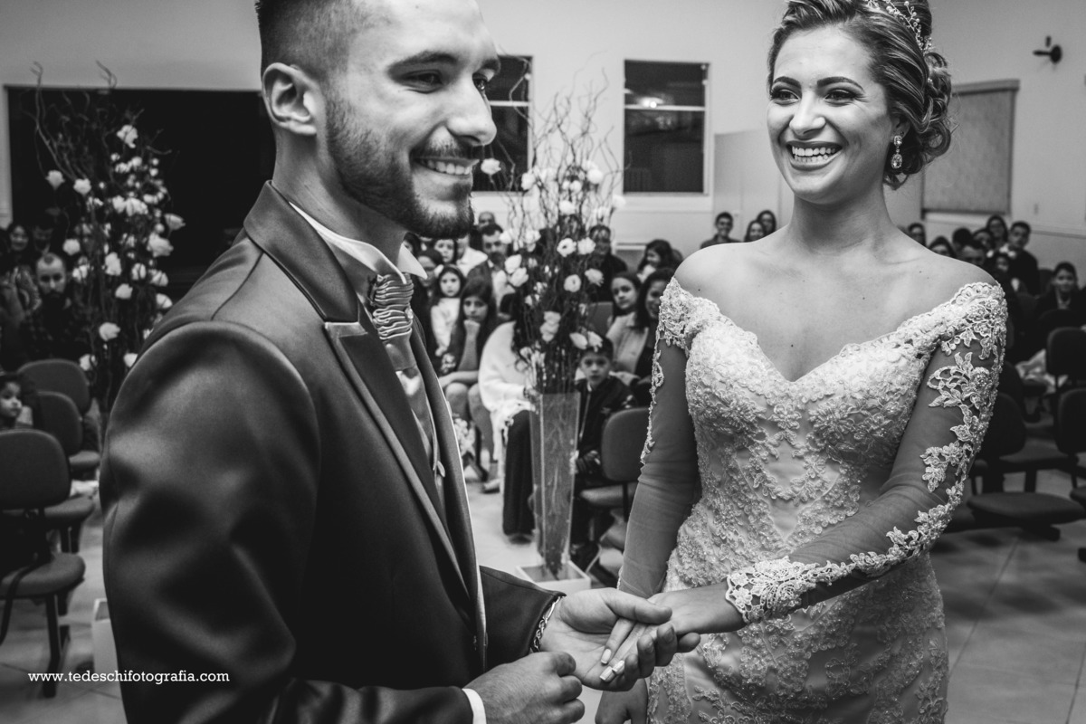 Cabelo de Noiva - Vestido de Noiva- Casamento mogi das cruzes - Casamento São Paulo - Decoração para Casamento - Salão para casamento - making of de casamento - dia da noiva - casamento churrascaria - são paulo - aliança de noivado