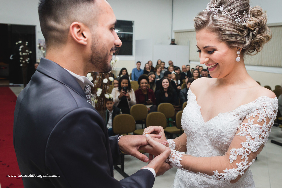 Cabelo de Noiva - Vestido de Noiva- Casamento mogi das cruzes - Casamento São Paulo - Decoração para Casamento - Salão para casamento - making of de casamento - dia da noiva - casamento churrascaria - são paulo - aliança de noivado