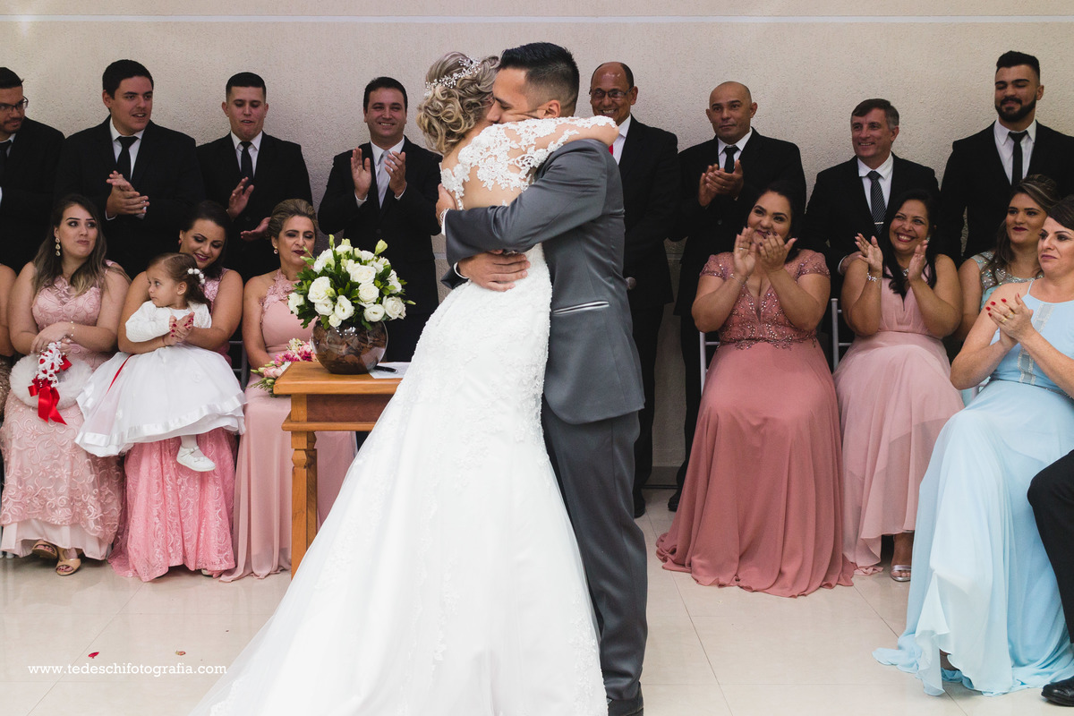 Cabelo de Noiva - Vestido de Noiva- Casamento mogi das cruzes - Casamento São Paulo - Decoração para Casamento - Salão para casamento - making of de casamento - dia da noiva - casamento churrascaria - são paulo - aliança de noivado