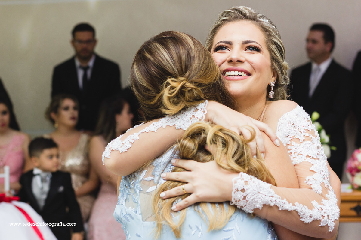 Cabelo de Noiva - Vestido de Noiva- Casamento mogi das cruzes - Casamento São Paulo - Decoração para Casamento - Salão para casamento - making of de casamento - dia da noiva - casamento churrascaria - são paulo - aliança de noivado