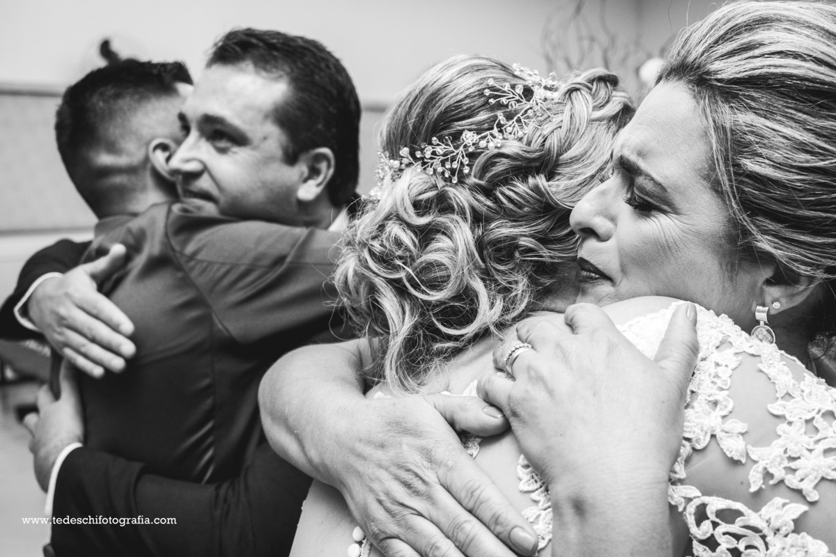 Cabelo de Noiva - Vestido de Noiva- Casamento mogi das cruzes - Casamento São Paulo - Decoração para Casamento - Salão para casamento - making of de casamento - dia da noiva - casamento churrascaria - são paulo - aliança de noivado