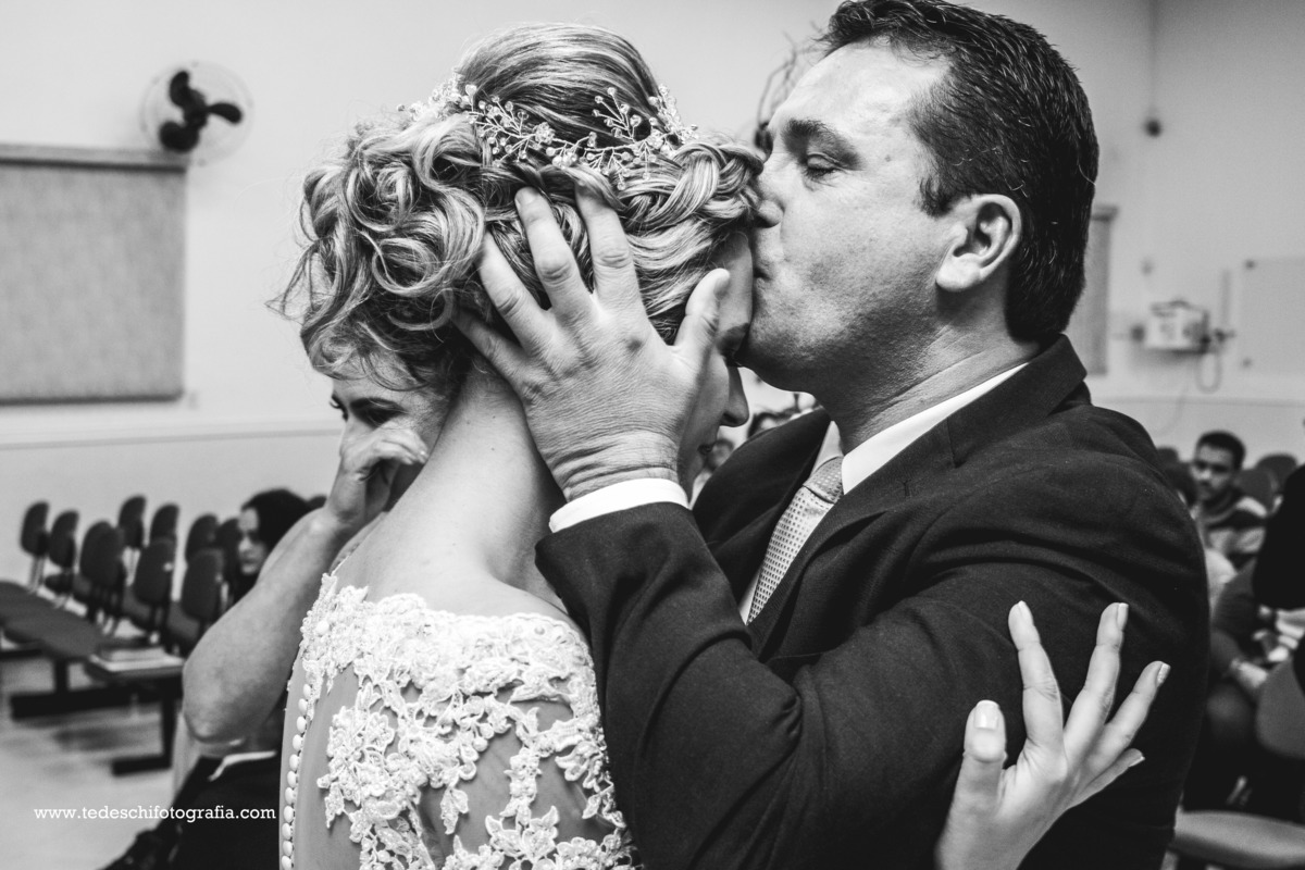 Cabelo de Noiva - Vestido de Noiva- Casamento mogi das cruzes - Casamento São Paulo - Decoração para Casamento - Salão para casamento - making of de casamento - dia da noiva - casamento churrascaria - são paulo - aliança de noivado