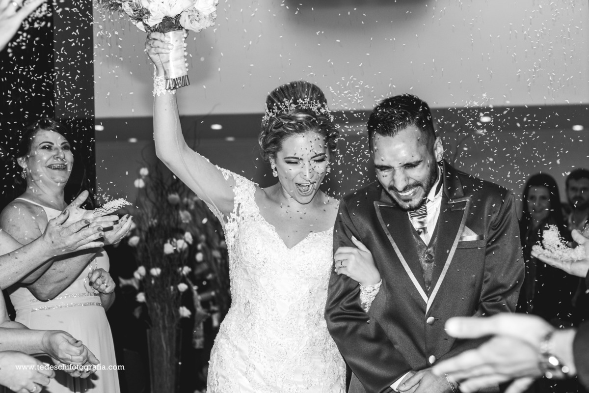 Cabelo de Noiva - Vestido de Noiva- Casamento mogi das cruzes - Casamento São Paulo - Decoração para Casamento - Salão para casamento - making of de casamento - dia da noiva - casamento churrascaria - são paulo - aliança de noivado