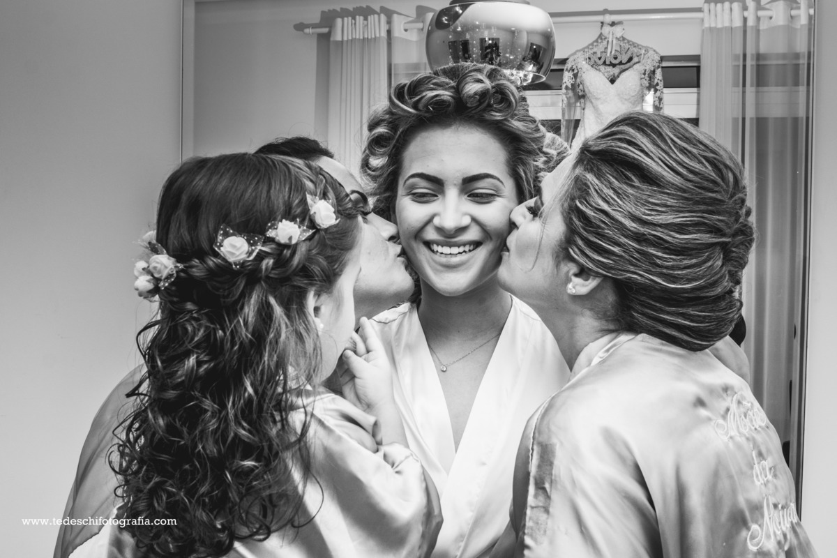 Cabelo de Noiva - Vestido de Noiva- Casamento mogi das cruzes - Casamento São Paulo - Decoração para Casamento - Salão para casamento - making of de casamento - dia da noiva - casamento churrascaria - são paulo - aliança de noivado