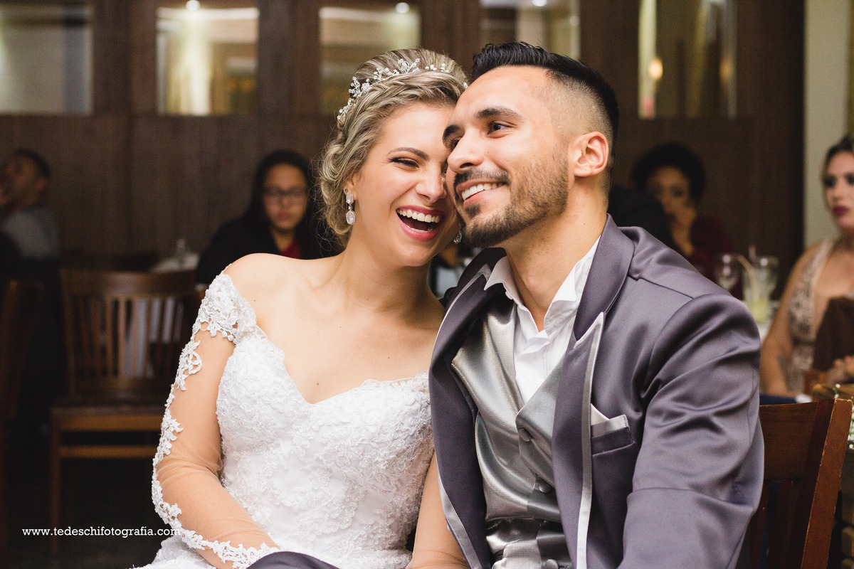 Cabelo de Noiva - Vestido de Noiva- Casamento mogi das cruzes - Casamento São Paulo - Decoração para Casamento - Salão para casamento - making of de casamento - dia da noiva - casamento churrascaria - são paulo - aliança de noivado