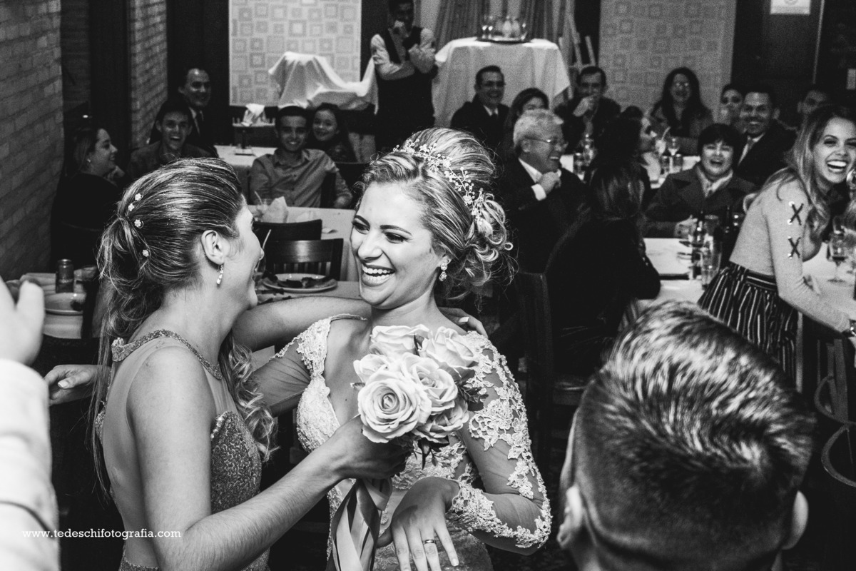 Cabelo de Noiva - Vestido de Noiva- Casamento mogi das cruzes - Casamento São Paulo - Decoração para Casamento - Salão para casamento - making of de casamento - dia da noiva - casamento churrascaria - são paulo - aliança de noivado