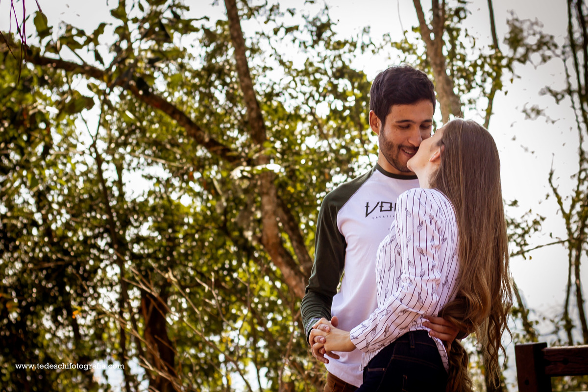 Ensaio-Casamento-Pedra Montada-Guararema-São Paulo-Natureza-Inverno-Rio Paraiba-Mirante de Guararema - Pre Wedding - Ensaio de casamento - Noivas guararema - Vestido de Noiva- Making Of de Noiva - Decoração de Casamento - Biquê de Noiva - Noivo - Casament