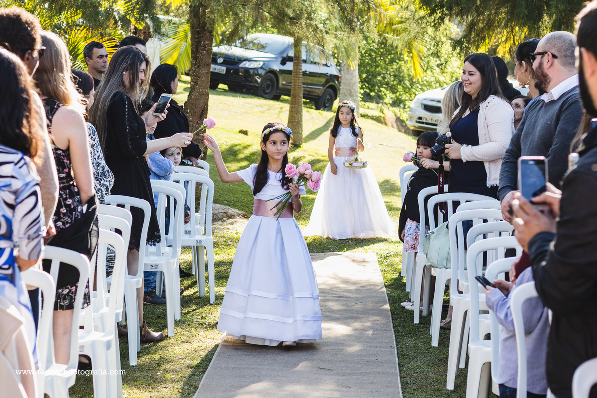 Casamento no campo, Casamento aberto, mogi das cruzes, decoração de casamento, vestido de noiva, casamento mogi das cruzes, buquê de casamento, decoração rústica, casamento rústico, casamento céu aberto, aliança de casamento, casamento cívil