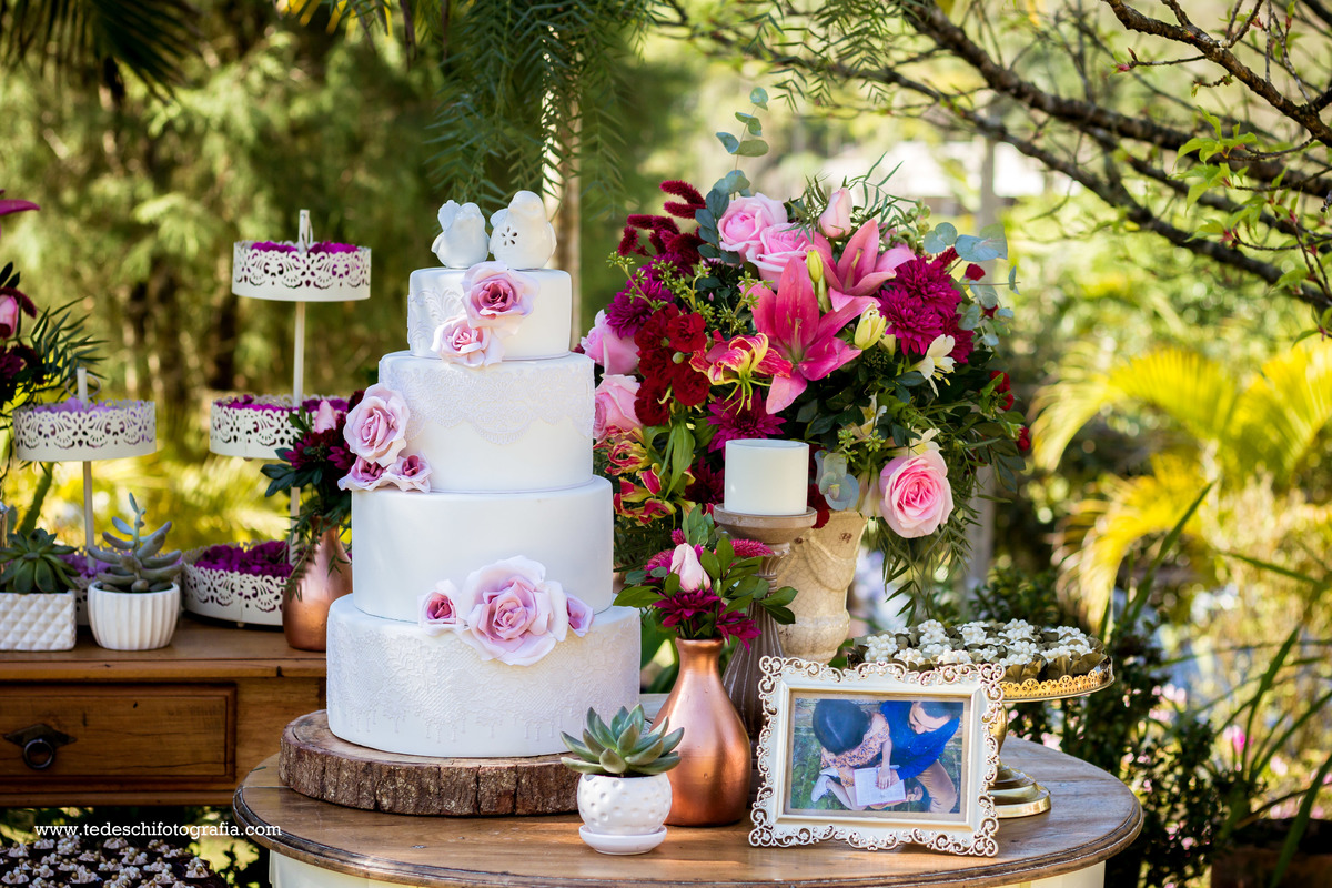 Casamento no campo, Casamento aberto, mogi das cruzes, decoração de casamento, vestido de noiva, casamento mogi das cruzes, buquê de casamento, decoração rústica, casamento rústico, casamento céu aberto, aliança de casamento, casamento cívil