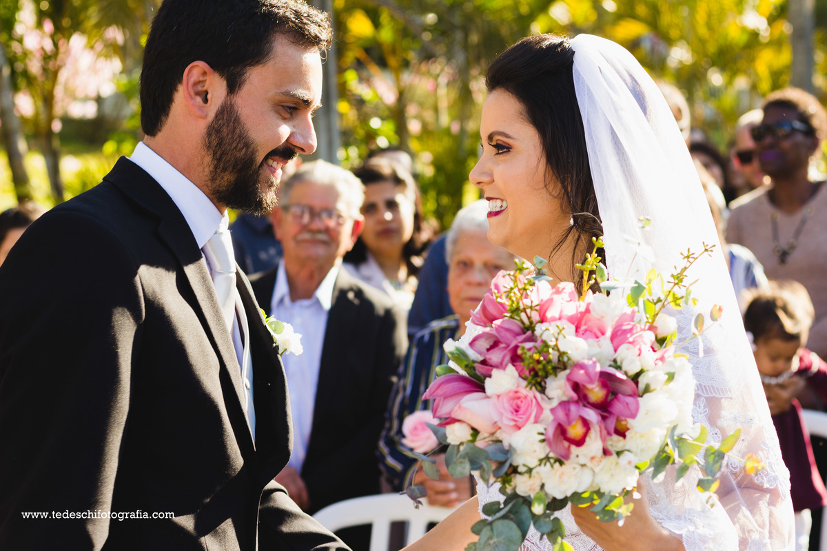 Casamento no campo, Casamento aberto, mogi das cruzes, decoração de casamento, vestido de noiva, casamento mogi das cruzes, buquê de casamento, decoração rústica, casamento rústico, casamento céu aberto, aliança de casamento, casamento cívil