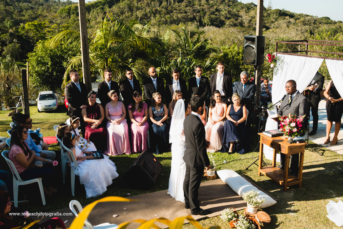 Casamento no campo, Casamento aberto, mogi das cruzes, decoração de casamento, vestido de noiva, casamento mogi das cruzes, buquê de casamento, decoração rústica, casamento rústico, casamento céu aberto, aliança de casamento, casamento cívil