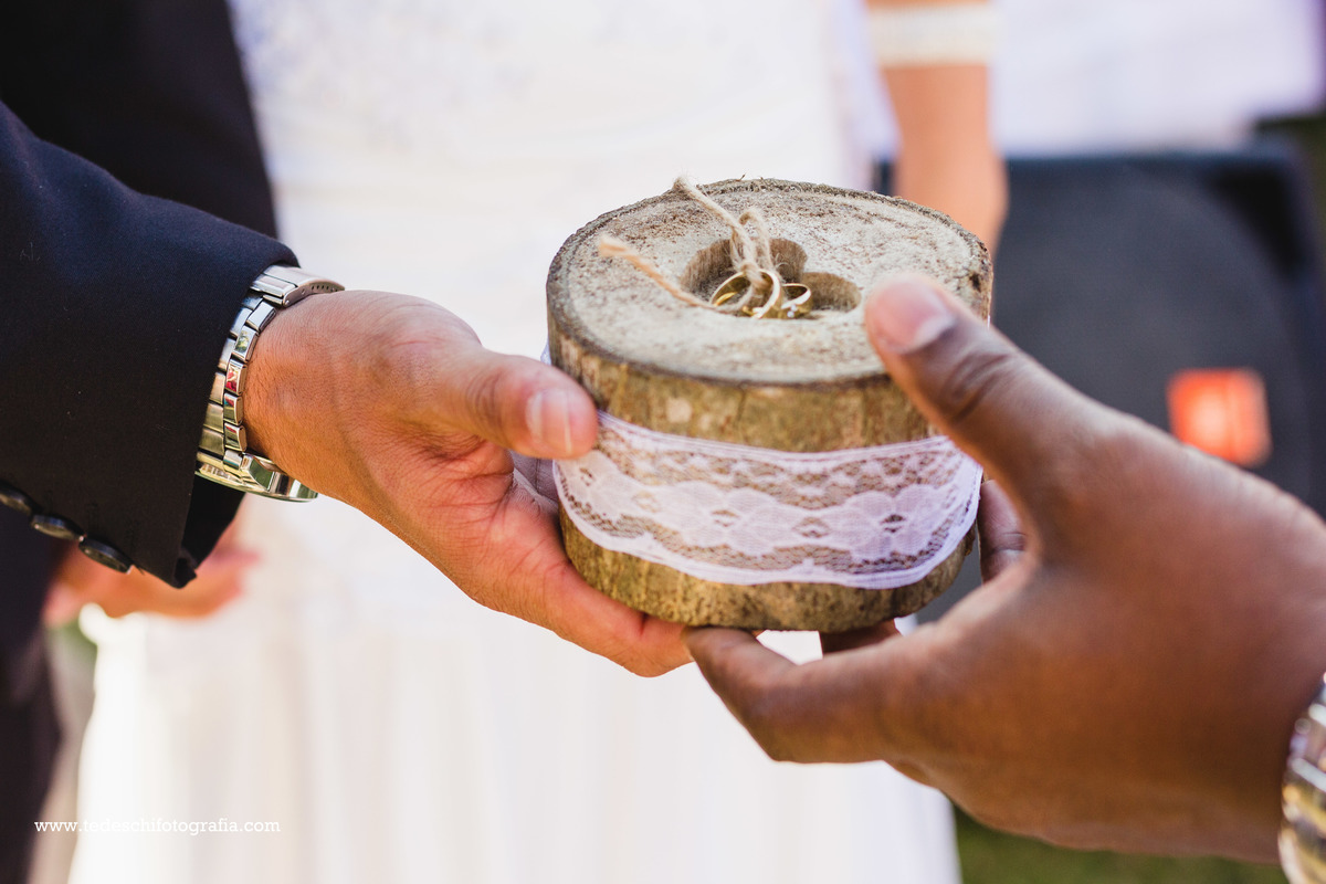 Casamento no campo, Casamento aberto, mogi das cruzes, decoração de casamento, vestido de noiva, casamento mogi das cruzes, buquê de casamento, decoração rústica, casamento rústico, casamento céu aberto, aliança de casamento, casamento cívil