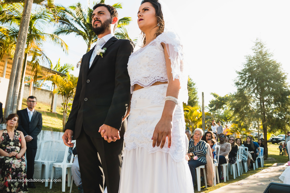 Casamento no campo, Casamento aberto, mogi das cruzes, decoração de casamento, vestido de noiva, casamento mogi das cruzes, buquê de casamento, decoração rústica, casamento rústico, casamento céu aberto, aliança de casamento, casamento cívil