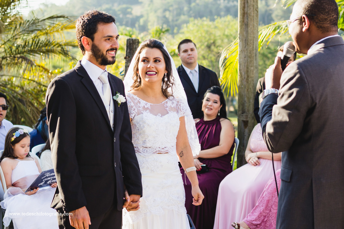 Casamento no campo, Casamento aberto, mogi das cruzes, decoração de casamento, vestido de noiva, casamento mogi das cruzes, buquê de casamento, decoração rústica, casamento rústico, casamento céu aberto, aliança de casamento, casamento cívil