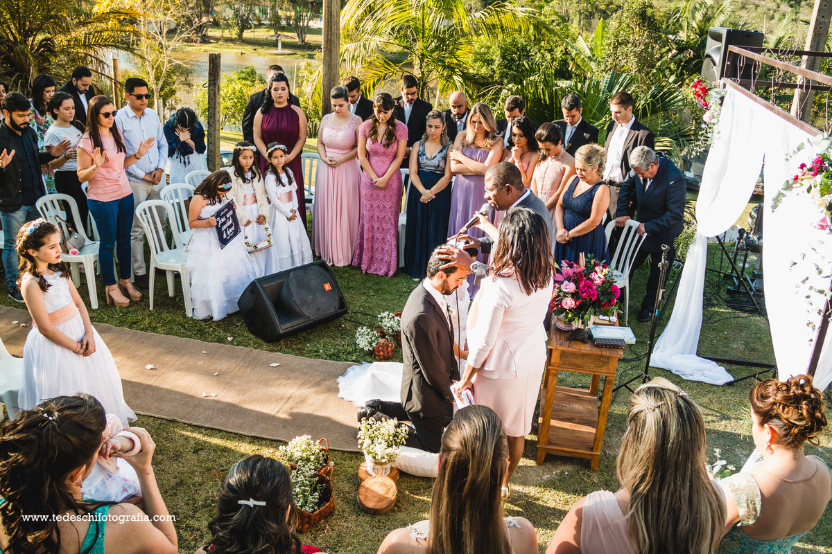 Casamento no campo, Casamento aberto, mogi das cruzes, decoração de casamento, vestido de noiva, casamento mogi das cruzes, buquê de casamento, decoração rústica, casamento rústico, casamento céu aberto, aliança de casamento, casamento cívil