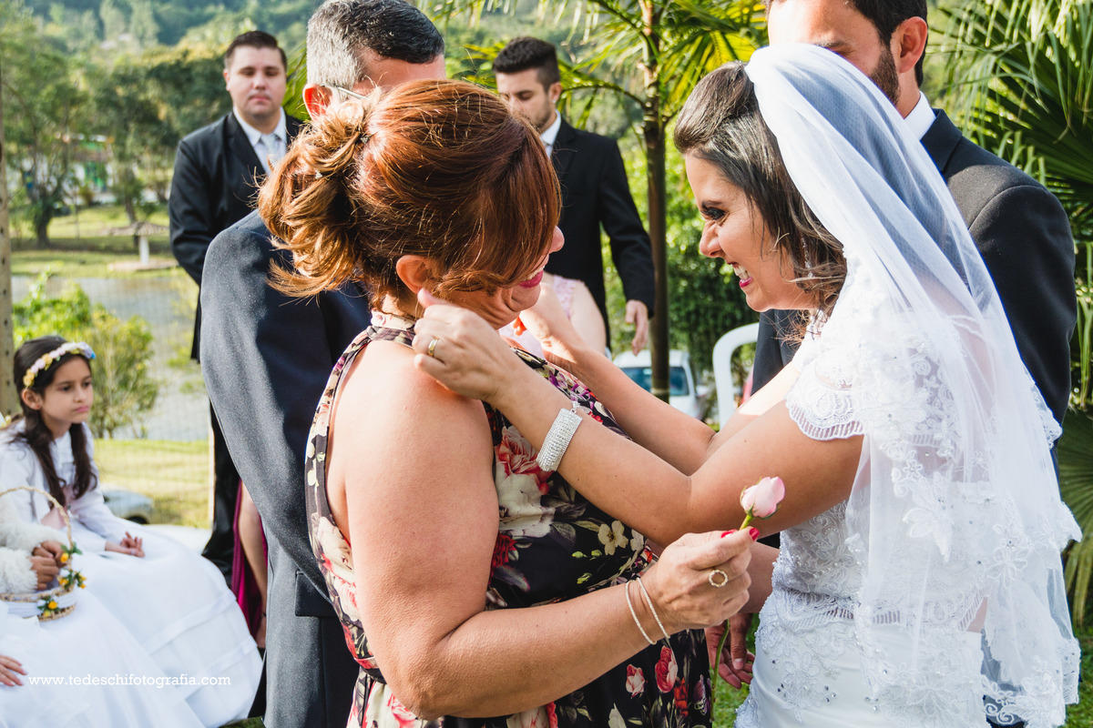 Casamento no campo, Casamento aberto, mogi das cruzes, decoração de casamento, vestido de noiva, casamento mogi das cruzes, buquê de casamento, decoração rústica, casamento rústico, casamento céu aberto, aliança de casamento, casamento cívil