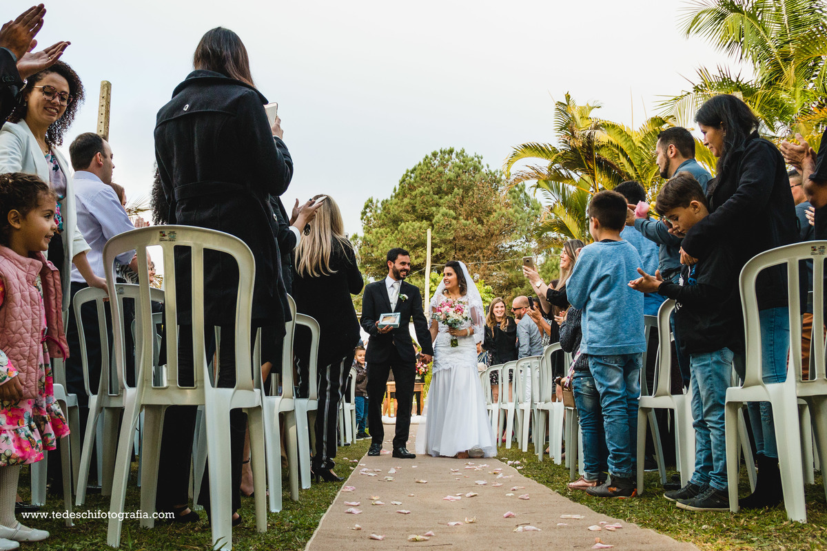 Casamento no campo, Casamento aberto, mogi das cruzes, decoração de casamento, vestido de noiva, casamento mogi das cruzes, buquê de casamento, decoração rústica, casamento rústico, casamento céu aberto, aliança de casamento, casamento cívil