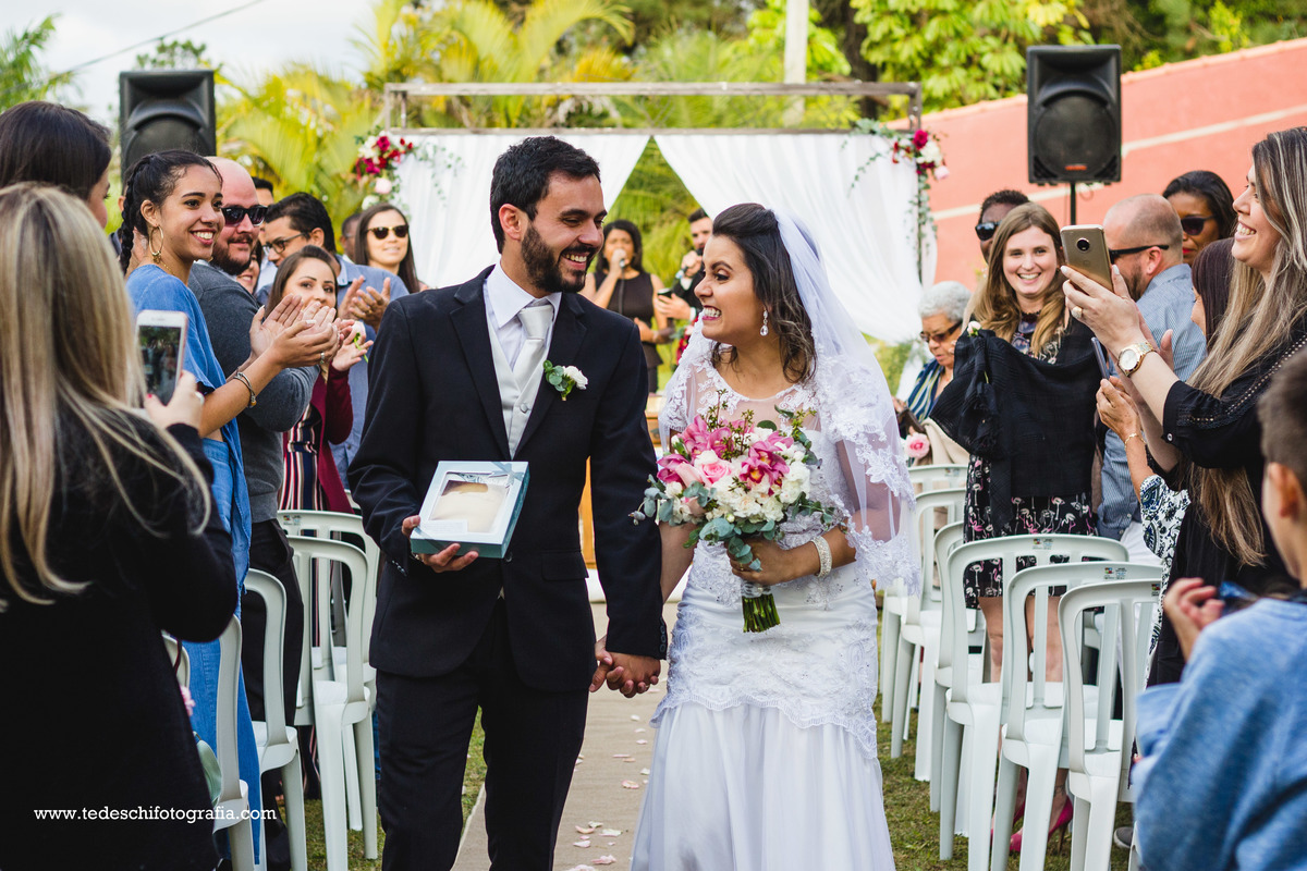 Casamento no campo, Casamento aberto, mogi das cruzes, decoração de casamento, vestido de noiva, casamento mogi das cruzes, buquê de casamento, decoração rústica, casamento rústico, casamento céu aberto, aliança de casamento, casamento cívil