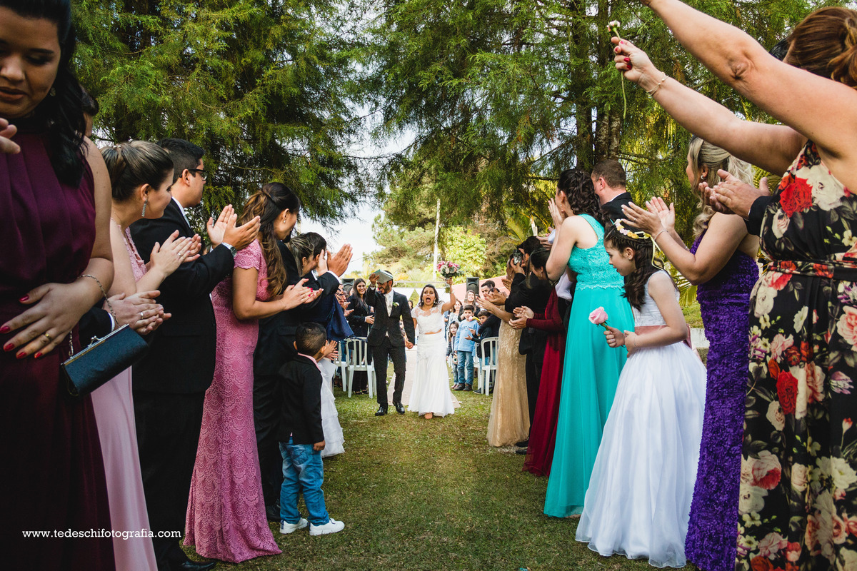 Casamento no campo, Casamento aberto, mogi das cruzes, decoração de casamento, vestido de noiva, casamento mogi das cruzes, buquê de casamento, decoração rústica, casamento rústico, casamento céu aberto, aliança de casamento, casamento cívil