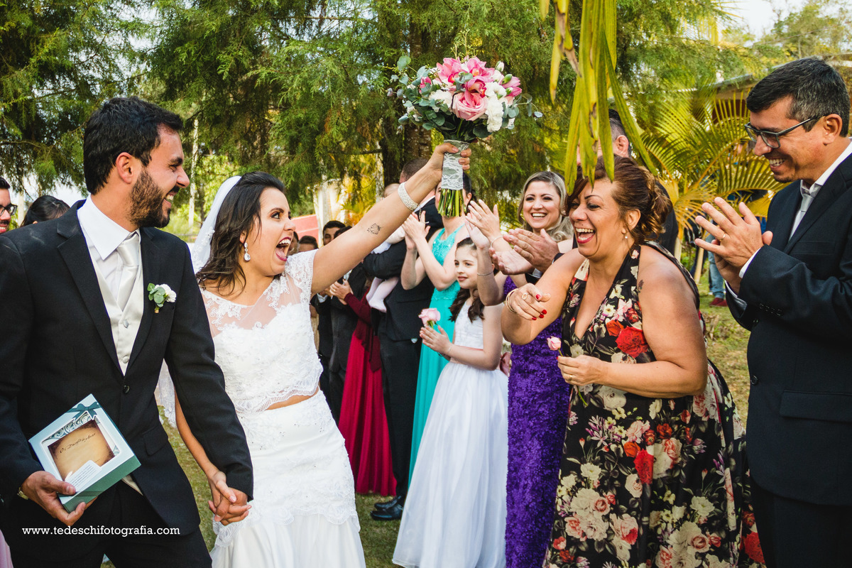 Casamento no campo, Casamento aberto, mogi das cruzes, decoração de casamento, vestido de noiva, casamento mogi das cruzes, buquê de casamento, decoração rústica, casamento rústico, casamento céu aberto, aliança de casamento, casamento cívil