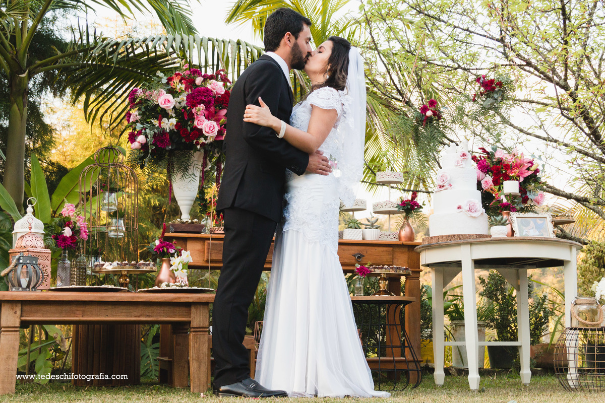 Casamento no campo, Casamento aberto, mogi das cruzes, decoração de casamento, vestido de noiva, casamento mogi das cruzes, buquê de casamento, decoração rústica, casamento rústico, casamento céu aberto, aliança de casamento, casamento cívil