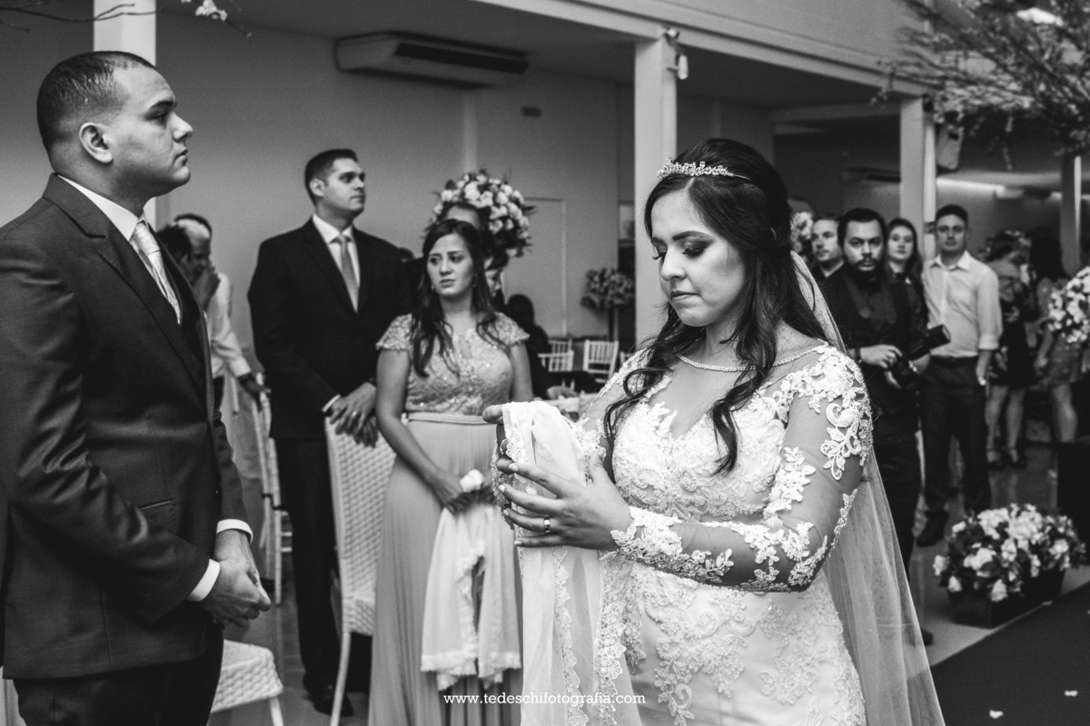 Casamento-Mansão Isadora Cortez - São Paulo - Decoração de casamento-vestido de casamento-sapato da noiva-making of da noiva - making of do noivo - sapato pra casamento - brinco pra casamento-maquiagem de casamento - buffet de casamento-noivas de são paul