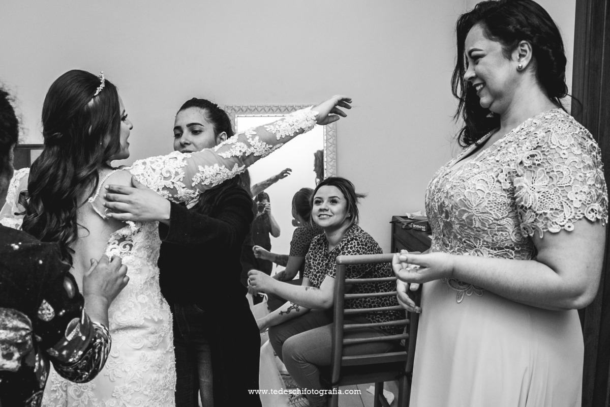 Casamento-Mansão Isadora Cortez - São Paulo - Decoração de casamento-vestido de casamento-sapato da noiva-making of da noiva - making of do noivo - sapato pra casamento - brinco pra casamento-maquiagem de casamento - buffet de casamento-noivas de são paul