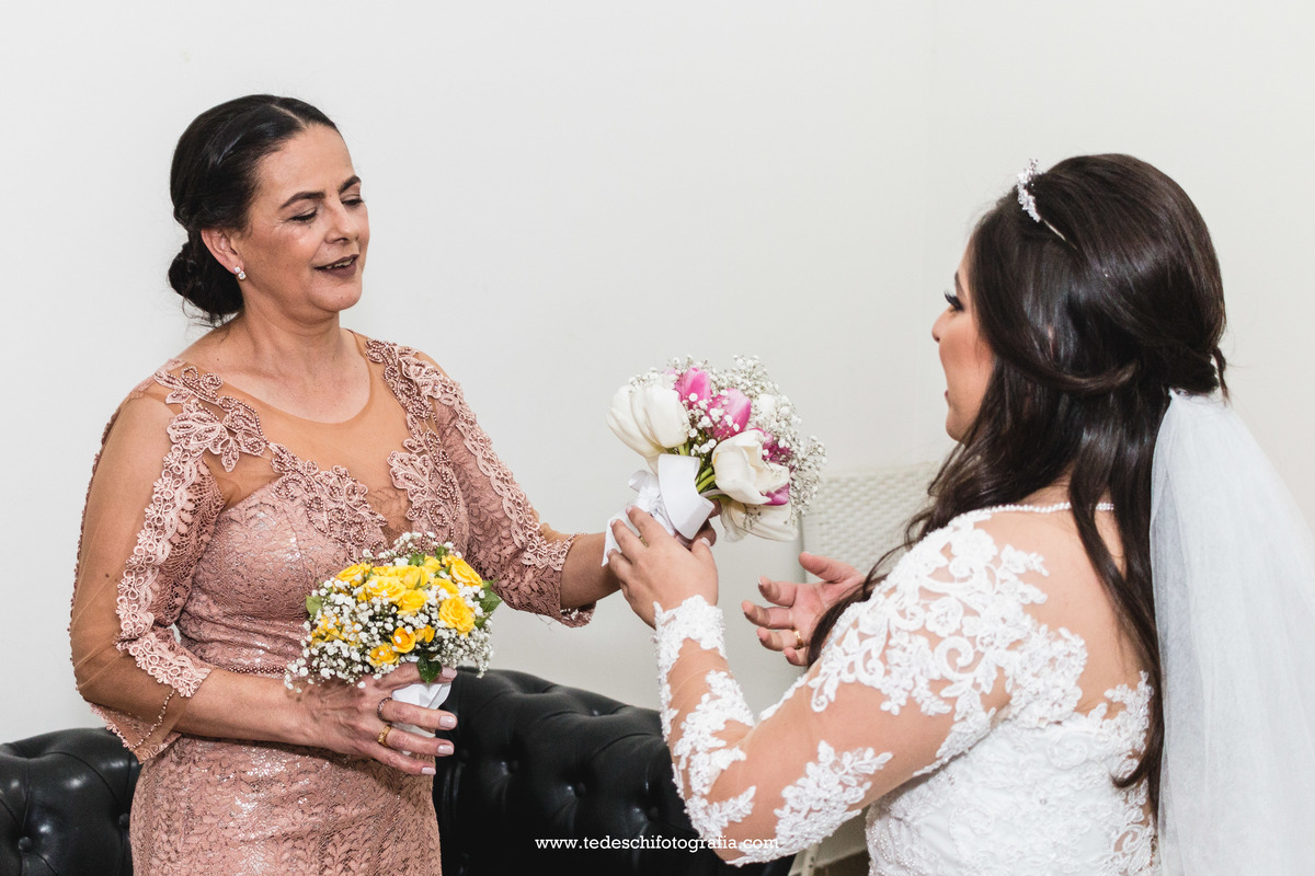 Casamento-Mansão Isadora Cortez - São Paulo - Decoração de casamento-vestido de casamento-sapato da noiva-making of da noiva - making of do noivo - sapato pra casamento - brinco pra casamento-maquiagem de casamento - buffet de casamento-noivas de são paul