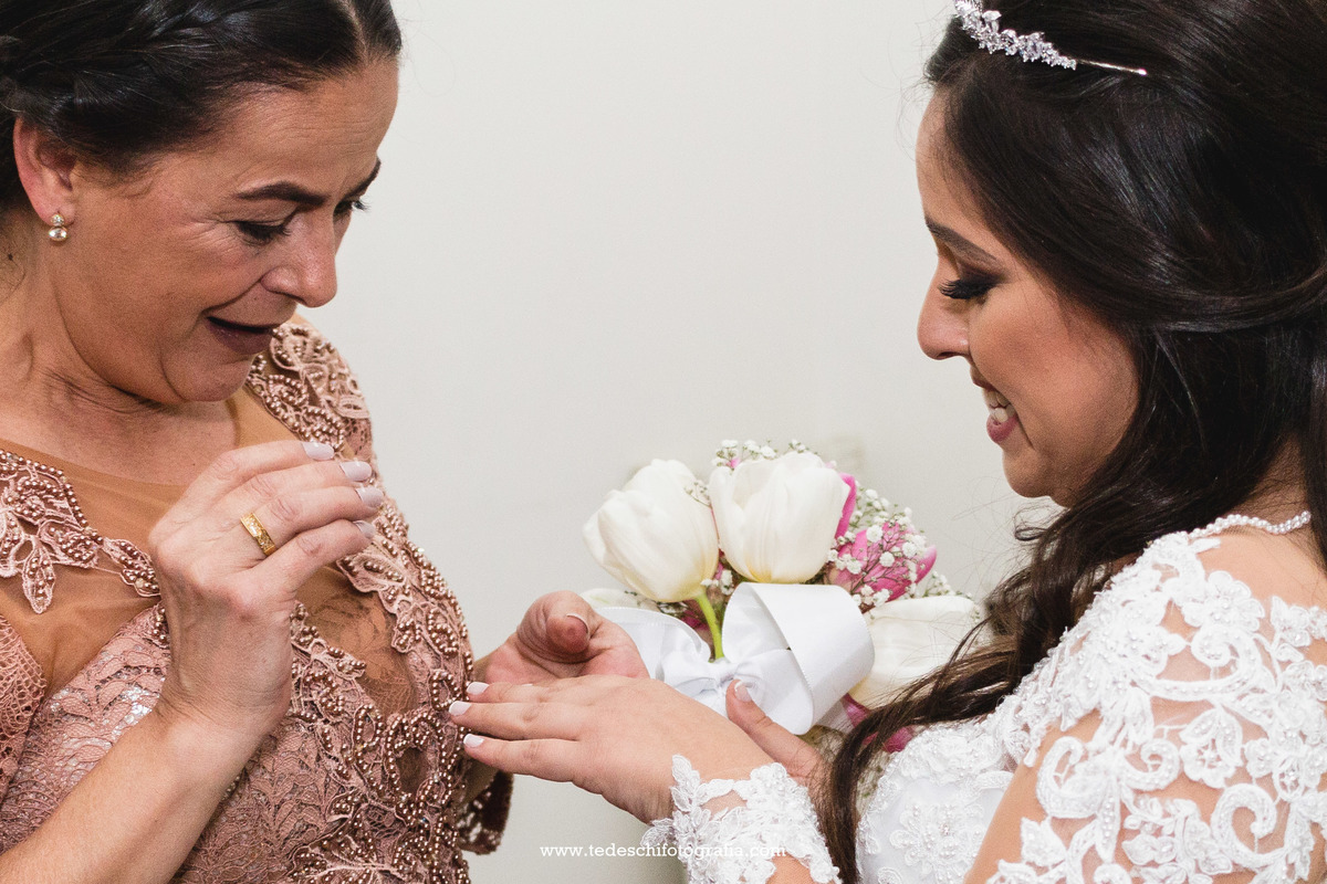 Casamento-Mansão Isadora Cortez - São Paulo - Decoração de casamento-vestido de casamento-sapato da noiva-making of da noiva - making of do noivo - sapato pra casamento - brinco pra casamento-maquiagem de casamento - buffet de casamento-noivas de são paul