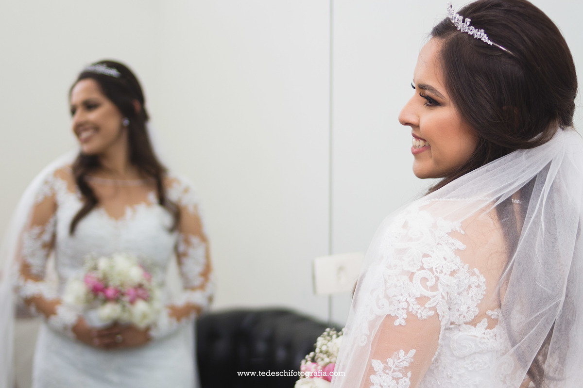 Casamento-Mansão Isadora Cortez - São Paulo - Decoração de casamento-vestido de casamento-sapato da noiva-making of da noiva - making of do noivo - sapato pra casamento - brinco pra casamento-maquiagem de casamento - buffet de casamento-noivas de são paul
