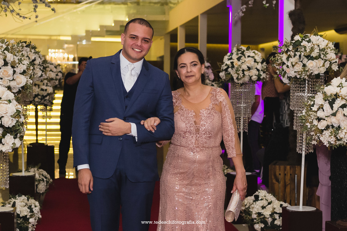 Casamento-Mansão Isadora Cortez - São Paulo - Decoração de casamento-vestido de casamento-sapato da noiva-making of da noiva - making of do noivo - sapato pra casamento - brinco pra casamento-maquiagem de casamento - buffet de casamento-noivas de são paul