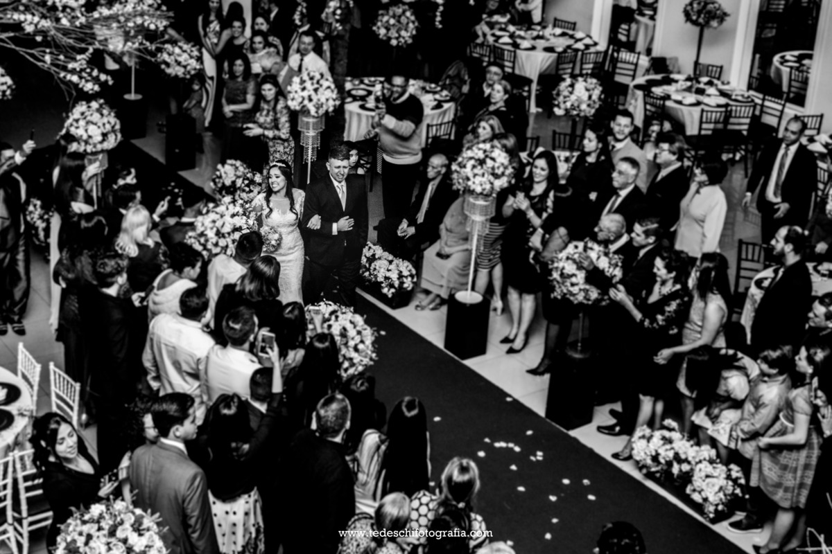 Casamento-Mansão Isadora Cortez - São Paulo - Decoração de casamento-vestido de casamento-sapato da noiva-making of da noiva - making of do noivo - sapato pra casamento - brinco pra casamento-maquiagem de casamento - buffet de casamento-noivas de são paul