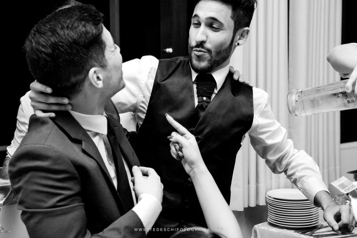 Casamento, Guararema, Fv Decoração e Assessoria, Dj Renam Mathias, Buffet Brion, Sitio Pintado, decoração de casamento, vestido de noiva, flores, maquiagem noiva, regis click mais, cabine de foto, mogi das cruzes, carro de noiva, aliança, noivo, terno