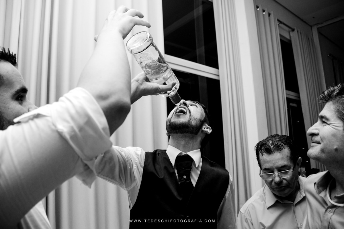 Casamento, Guararema, Fv Decoração e Assessoria, Dj Renam Mathias, Buffet Brion, Sitio Pintado, decoração de casamento, vestido de noiva, flores, maquiagem noiva, regis click mais, cabine de foto, mogi das cruzes, carro de noiva, aliança, noivo, terno