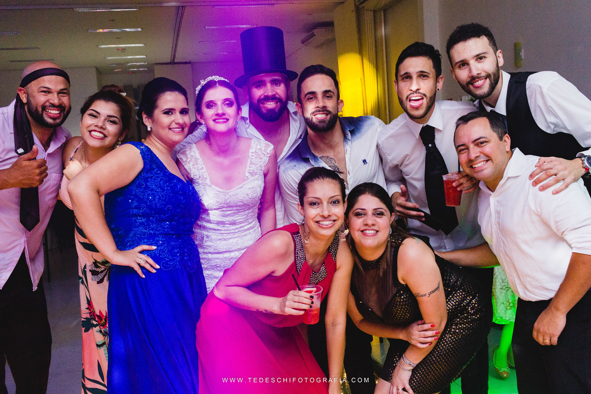 Casamento, Guararema, Fv Decoração e Assessoria, Dj Renam Mathias, Buffet Brion, Sitio Pintado, decoração de casamento, vestido de noiva, flores, maquiagem noiva, regis click mais, cabine de foto, mogi das cruzes, carro de noiva, aliança, noivo, terno