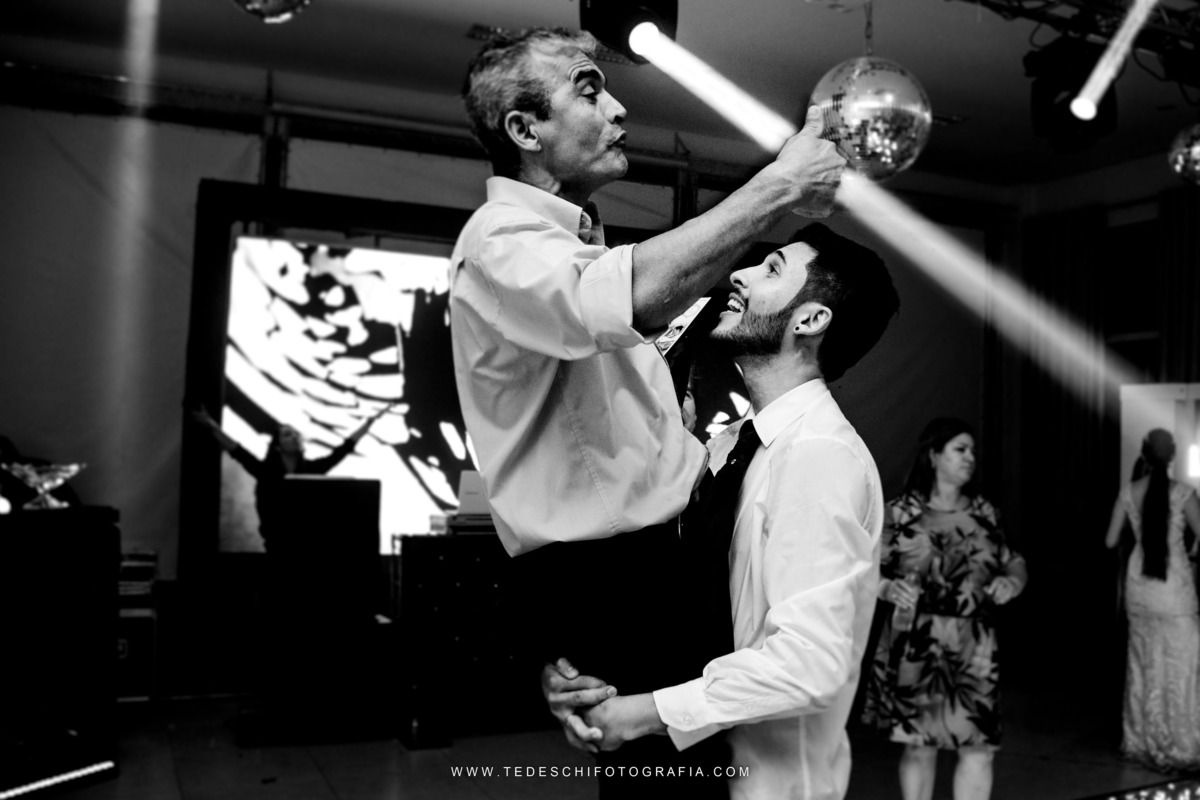 Casamento, Guararema, Fv Decoração e Assessoria, Dj Renam Mathias, Buffet Brion, Sitio Pintado, decoração de casamento, vestido de noiva, flores, maquiagem noiva, regis click mais, cabine de foto, mogi das cruzes, carro de noiva, aliança, noivo, terno