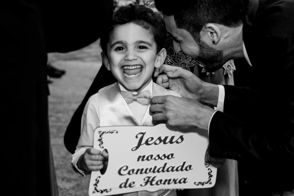 Casamento, Guararema, Fv Decoração e Assessoria, Dj Renam Mathias, Buffet Brion, Sitio Pintado, decoração de casamento, vestido de noiva, flores, maquiagem noiva, regis click mais, cabine de foto, mogi das cruzes, carro de noiva, aliança, noivo, terno