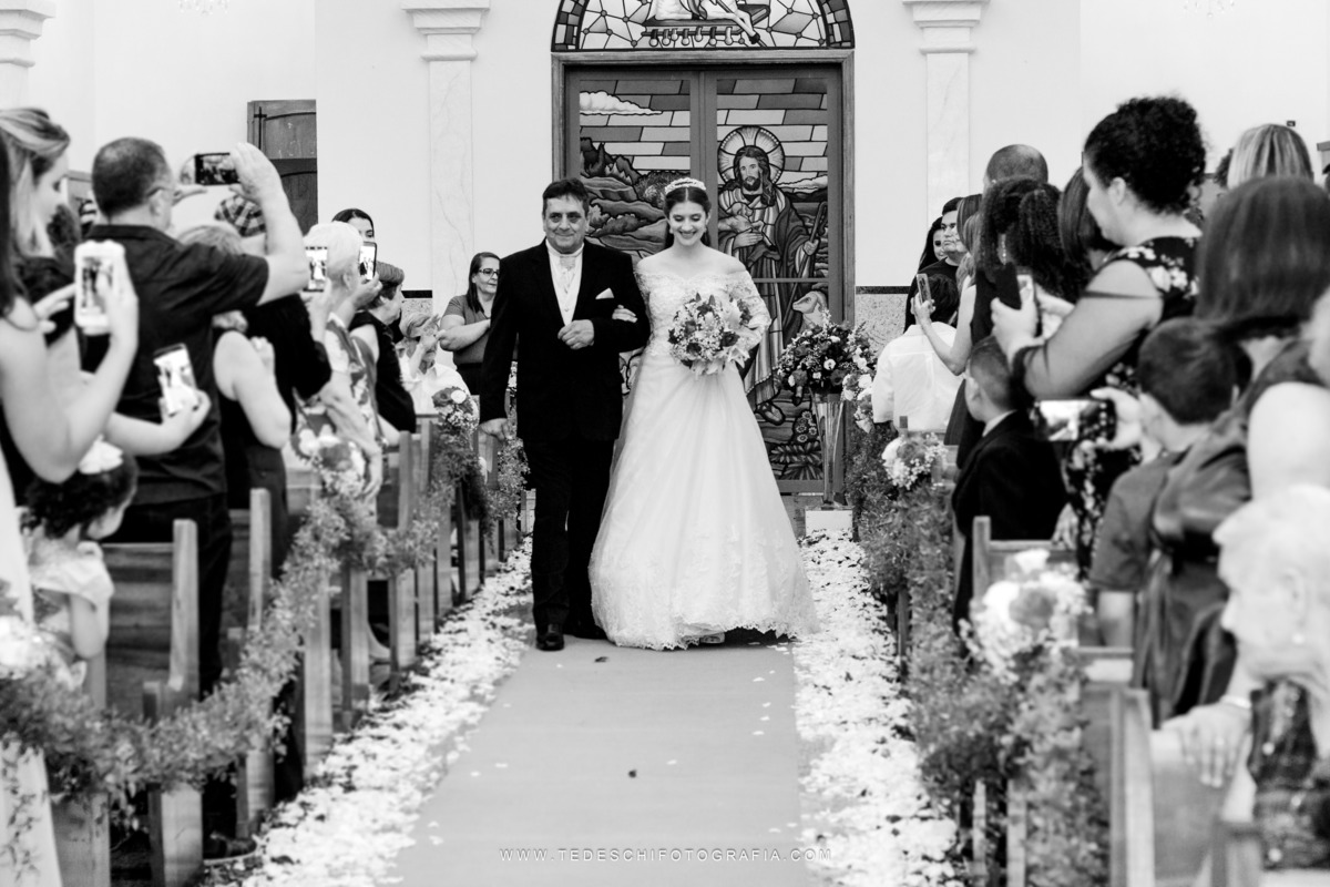 Casamento, Guararema, Fv Decoração e Assessoria, Dj Renam Mathias, Buffet Brion, Sitio Pintado, decoração de casamento, vestido de noiva, flores, maquiagem noiva, regis click mais, cabine de foto, mogi das cruzes, carro de noiva, aliança, noivo, terno