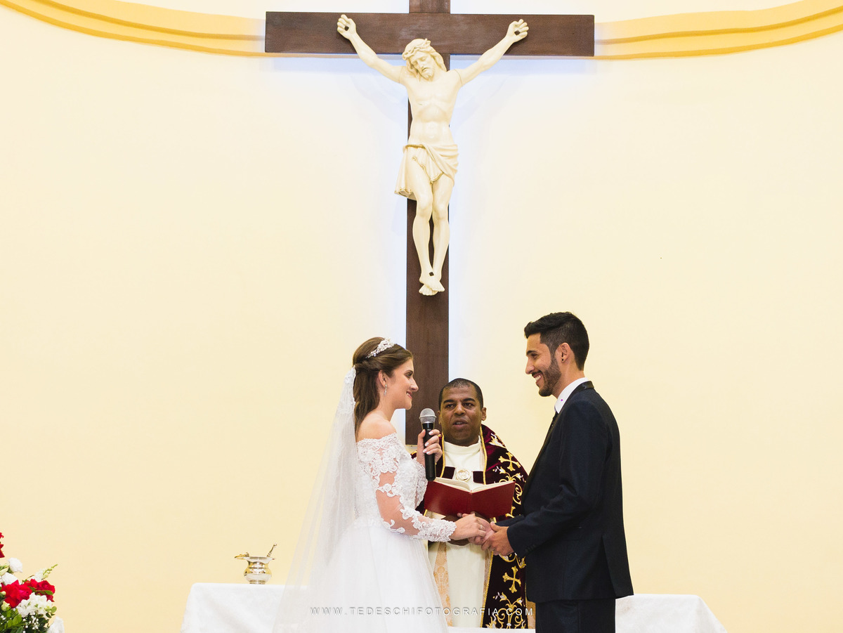 Casamento, Guararema, Fv Decoração e Assessoria, Dj Renam Mathias, Buffet Brion, Sitio Pintado, decoração de casamento, vestido de noiva, flores, maquiagem noiva, regis click mais, cabine de foto, mogi das cruzes, carro de noiva, aliança, noivo, terno