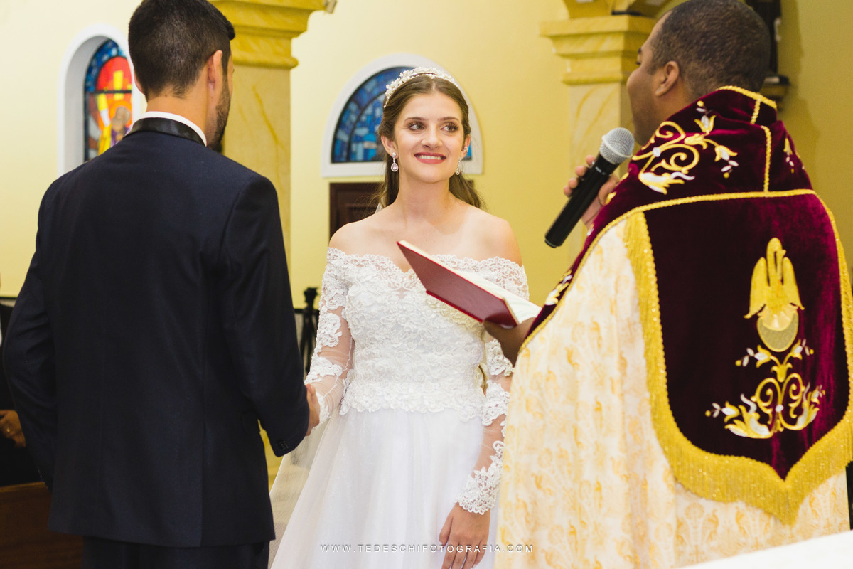 Casamento, Guararema, Fv Decoração e Assessoria, Dj Renam Mathias, Buffet Brion, Sitio Pintado, decoração de casamento, vestido de noiva, flores, maquiagem noiva, regis click mais, cabine de foto, mogi das cruzes, carro de noiva, aliança, noivo, terno