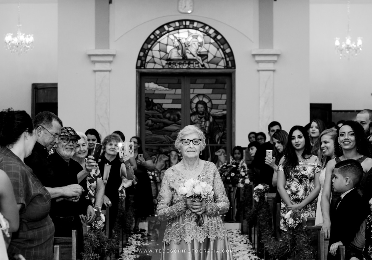 Casamento, Guararema, Fv Decoração e Assessoria, Dj Renam Mathias, Buffet Brion, Sitio Pintado, decoração de casamento, vestido de noiva, flores, maquiagem noiva, regis click mais, cabine de foto, mogi das cruzes, carro de noiva, aliança, noivo, terno
