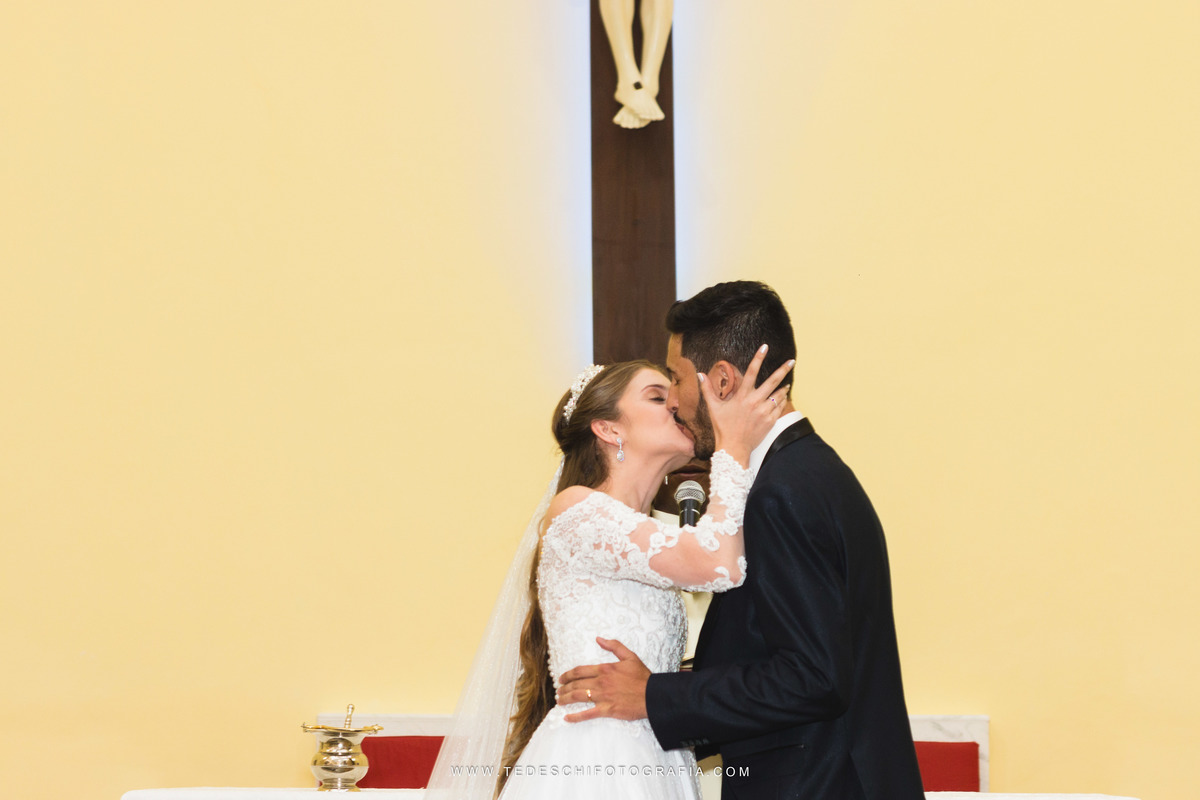 Casamento, Guararema, Fv Decoração e Assessoria, Dj Renam Mathias, Buffet Brion, Sitio Pintado, decoração de casamento, vestido de noiva, flores, maquiagem noiva, regis click mais, cabine de foto, mogi das cruzes, carro de noiva, aliança, noivo, terno