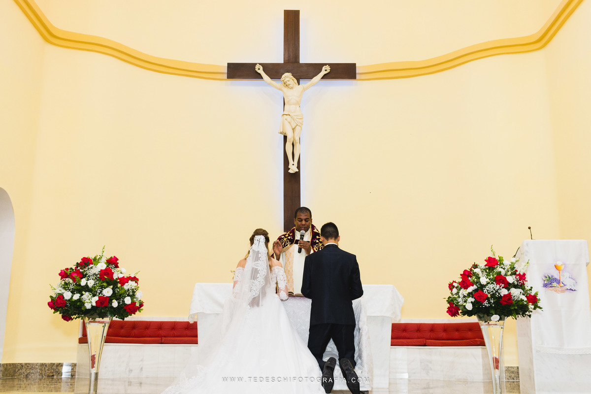 Casamento, Guararema, Fv Decoração e Assessoria, Dj Renam Mathias, Buffet Brion, Sitio Pintado, decoração de casamento, vestido de noiva, flores, maquiagem noiva, regis click mais, cabine de foto, mogi das cruzes, carro de noiva, aliança, noivo, terno