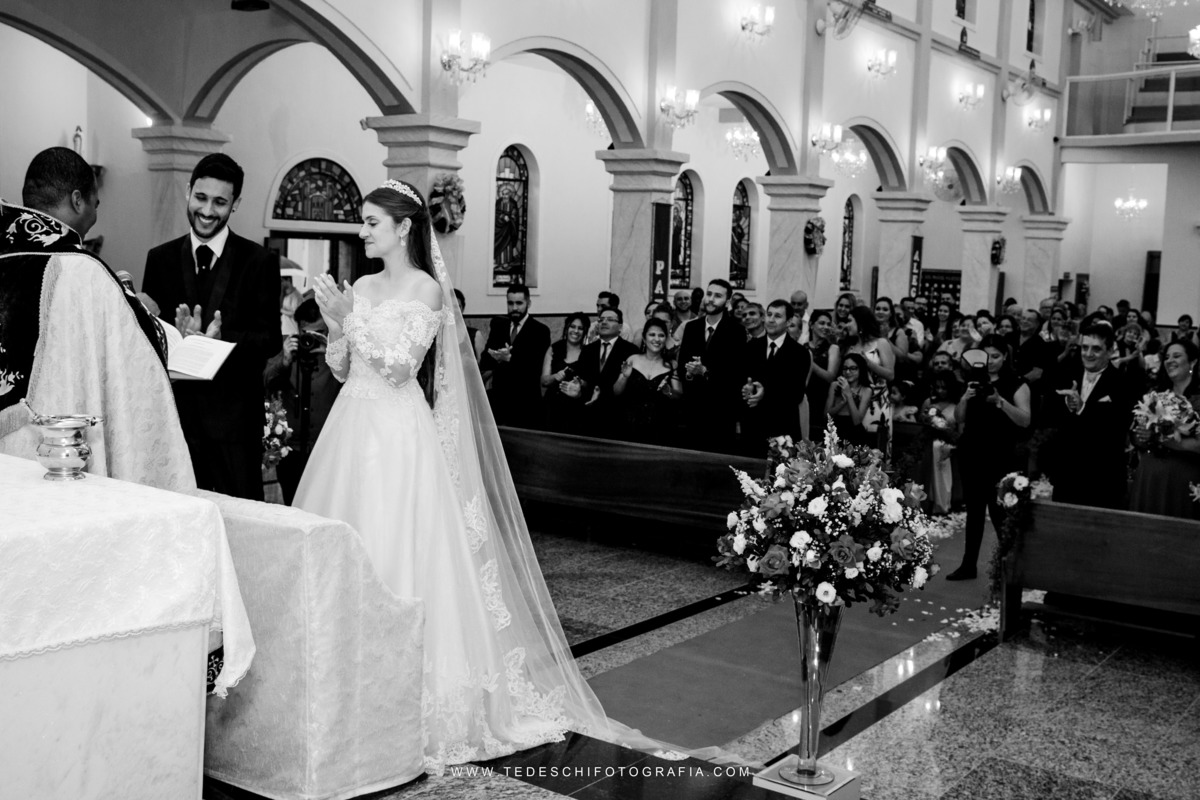 Casamento, Guararema, Fv Decoração e Assessoria, Dj Renam Mathias, Buffet Brion, Sitio Pintado, decoração de casamento, vestido de noiva, flores, maquiagem noiva, regis click mais, cabine de foto, mogi das cruzes, carro de noiva, aliança, noivo, terno
