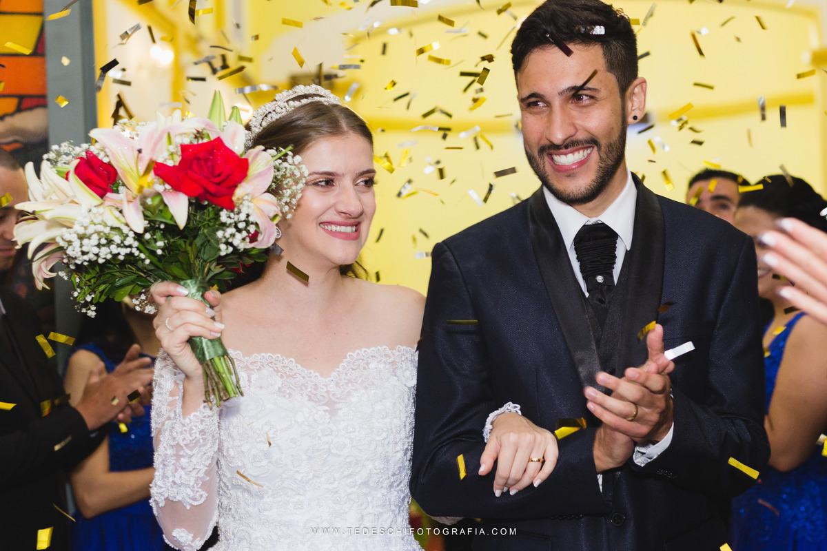 Casamento, Guararema, Fv Decoração e Assessoria, Dj Renam Mathias, Buffet Brion, Sitio Pintado, decoração de casamento, vestido de noiva, flores, maquiagem noiva, regis click mais, cabine de foto, mogi das cruzes, carro de noiva, aliança, noivo, terno