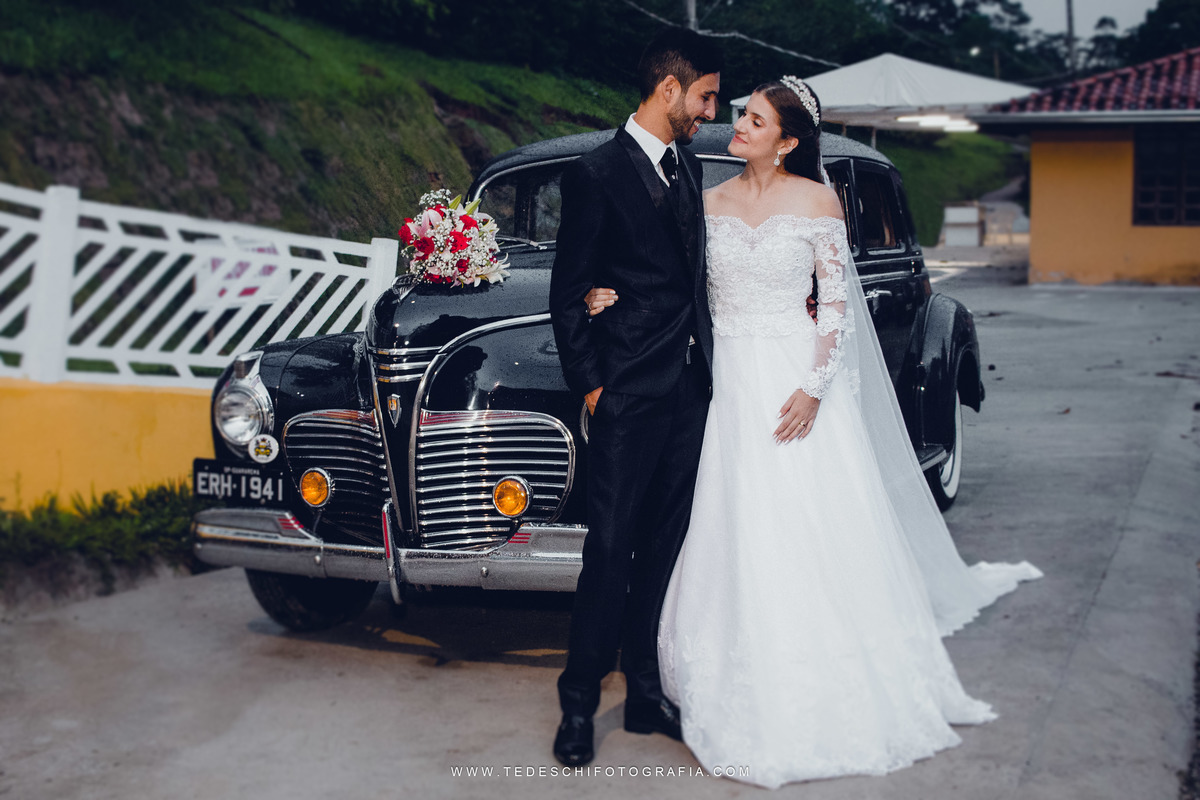 Casamento, Guararema, Fv Decoração e Assessoria, Dj Renam Mathias, Buffet Brion, Sitio Pintado, decoração de casamento, vestido de noiva, flores, maquiagem noiva, regis click mais, cabine de foto, mogi das cruzes, carro de noiva, aliança, noivo, terno