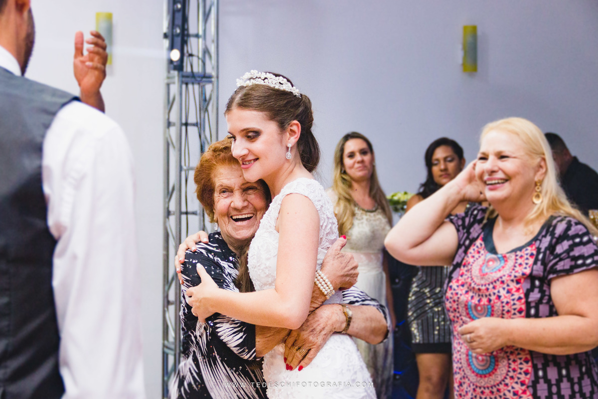 Casamento, Guararema, Fv Decoração e Assessoria, Dj Renam Mathias, Buffet Brion, Sitio Pintado, decoração de casamento, vestido de noiva, flores, maquiagem noiva, regis click mais, cabine de foto, mogi das cruzes, carro de noiva, aliança, noivo, terno